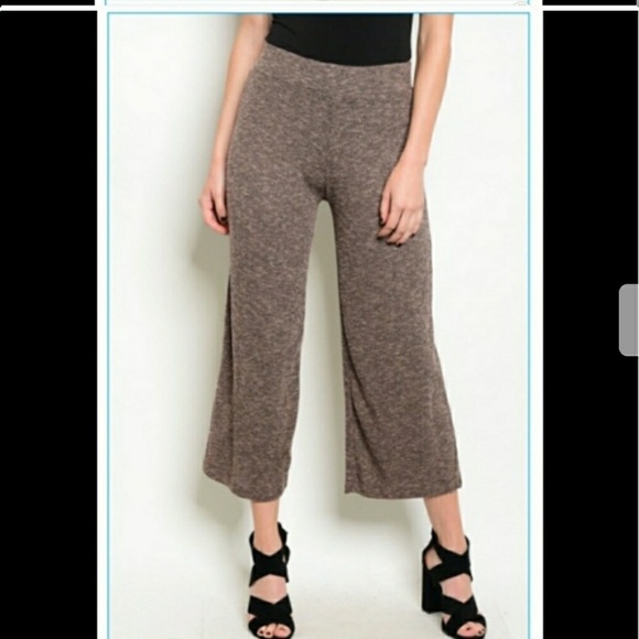 🆕🍒Classy and Casual Pants! 🍒🆕 - Picture 4 of 7